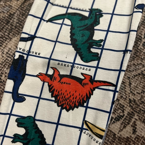 Hanna Andersson Dinosaur PJs 14 - Picture 4 of 6